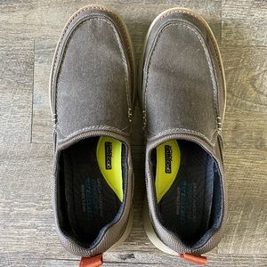 Sketchers brand men’s shoe.